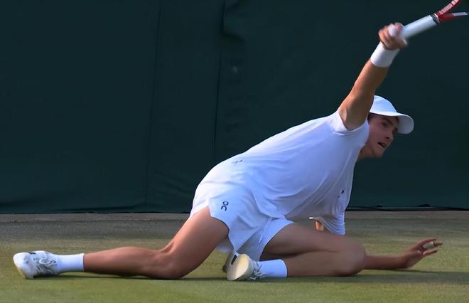 滑雪U型场 滑雪U型场