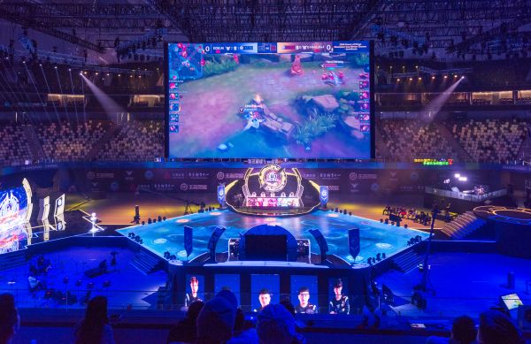 业绩同比增 业绩同比增